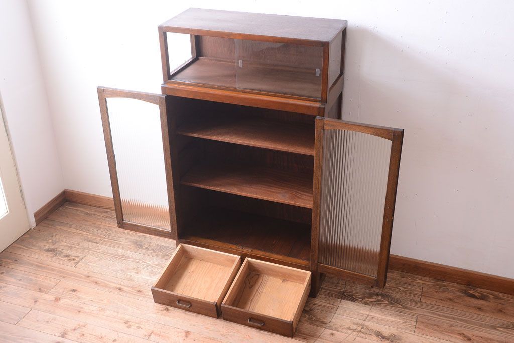 レトロ家具　和製アンティーク　モールガラス入り!大ぶりなレトロ本箱(ブックケース)(2)