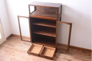 レトロ家具　和製アンティーク　モールガラス入り!大ぶりなレトロ本箱(ブックケース)(2)