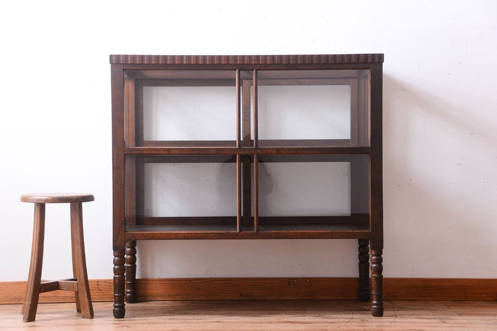アンティーク家具　大正ロマン　古いタバコ屋のモダンな脚付きアンティークガラスケース