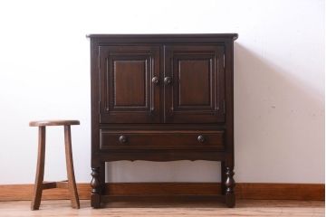 ヴィンテージ家具　イギリスビンテージ　アーコール　サイドキャビネット(サイドボード)