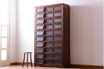 アンティーク家具　古民具・骨董　パタパタ付き!大きな縦型収納棚(げた箱)