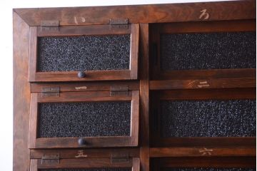 アンティーク家具　古民具・骨董　パタパタ付き!大きな縦型収納棚(げた箱)