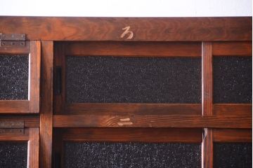 アンティーク家具　古民具・骨董　パタパタ付き!大きな縦型収納棚(げた箱)