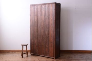 アンティーク家具　古民具・骨董　パタパタ付き!大きな縦型収納棚(げた箱)
