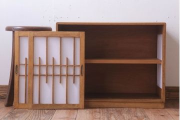 アンティーク家具　和製アンティーク　古い木味の小ぶりな収納棚