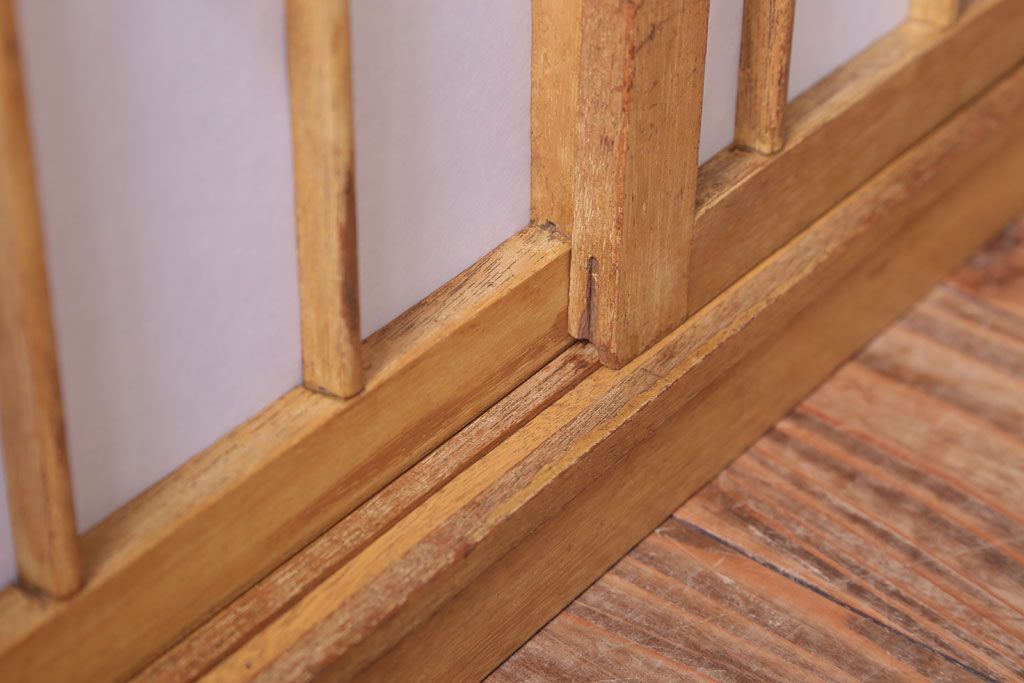 アンティーク家具　和製アンティーク　古い木味の小ぶりな収納棚