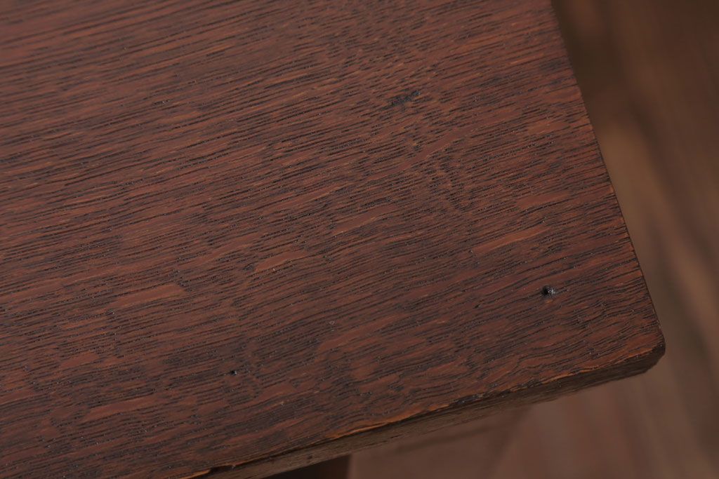 アンティーク家具　アンティーク　古いナラ材製のシンプルなサイドテーブル