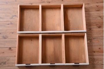 アンティーク家具　アンティークペイント　象嵌入り!結霜ガラス扉の古い食器棚(カップボード)
