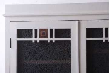 アンティーク家具　アンティークペイント　象嵌入り!結霜ガラス扉の古い食器棚(カップボード)