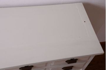 アンティーク家具　アンティークペイント　象嵌入り!結霜ガラス扉の古い食器棚(カップボード)