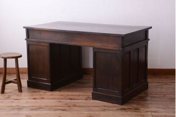 アンティーク家具　和製アンティーク　古いナラ材の重厚な両袖机(デスク)