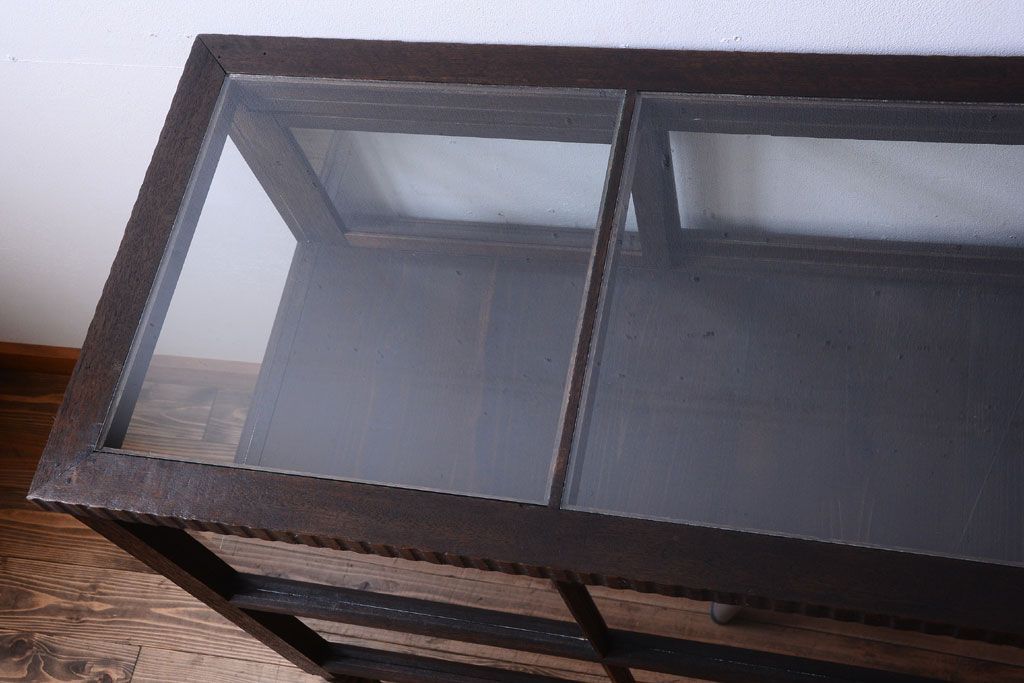 アンティーク家具　大正ロマン　古いタバコ屋のモダンな脚付きアンティークガラスケース(2)