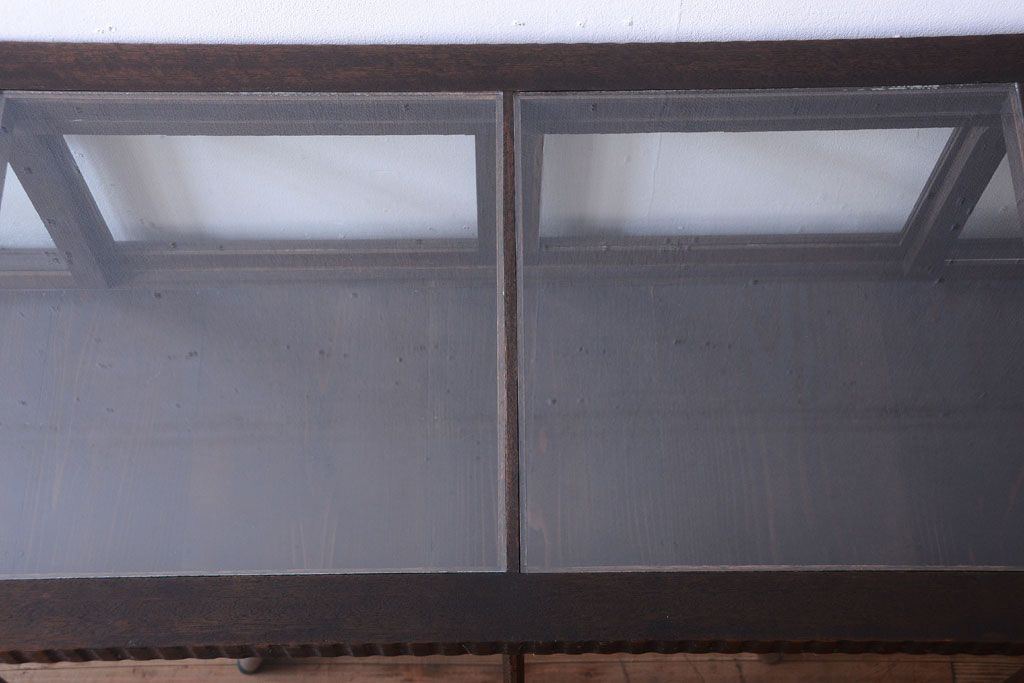 アンティーク家具　大正ロマン　古いタバコ屋のモダンな脚付きアンティークガラスケース(2)