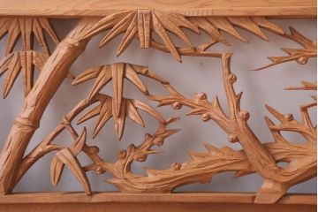 和製アンティーク　竹梅の彫刻が美しい欄間