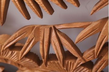 和製アンティーク　松竹の彫刻が美しい欄間