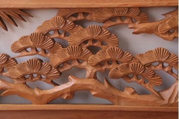 和製アンティーク　松竹の彫刻が美しい欄間