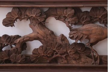 古民具・骨董　大正〜昭和期　鶴松の彫刻が美しいアンティーク欄間