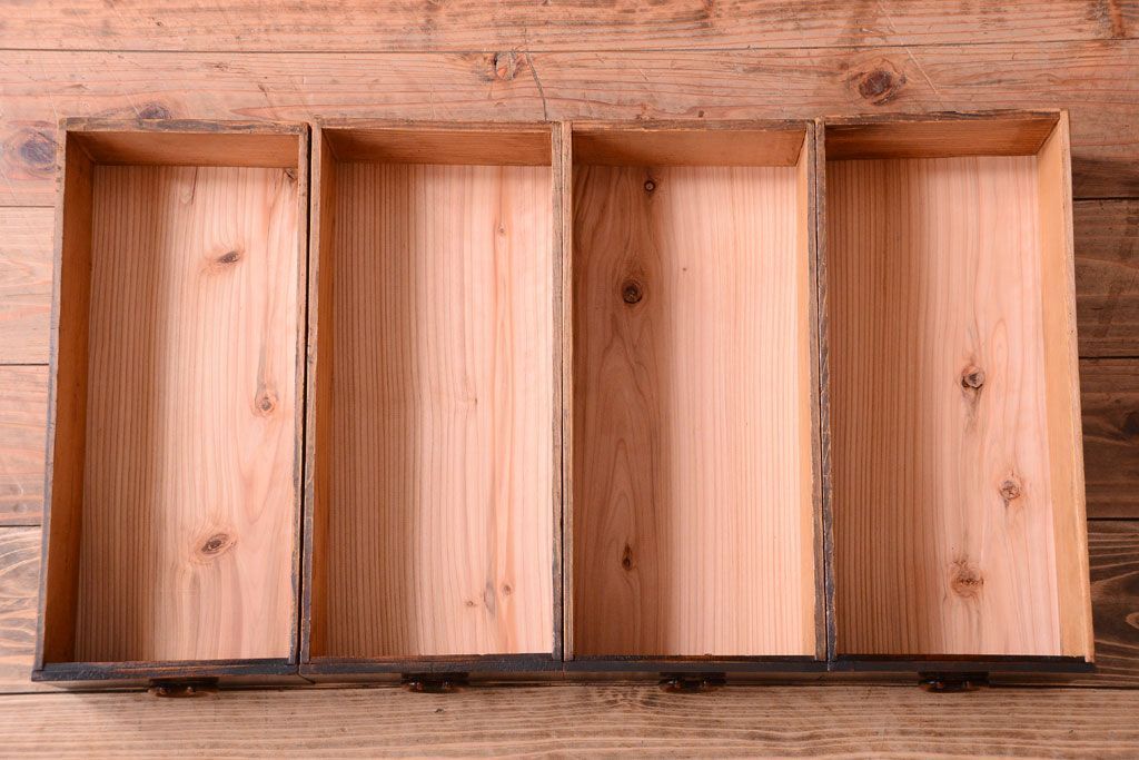 アンティーク家具　古民具・骨董　明治大正期　二段重ね四尺水屋箪笥