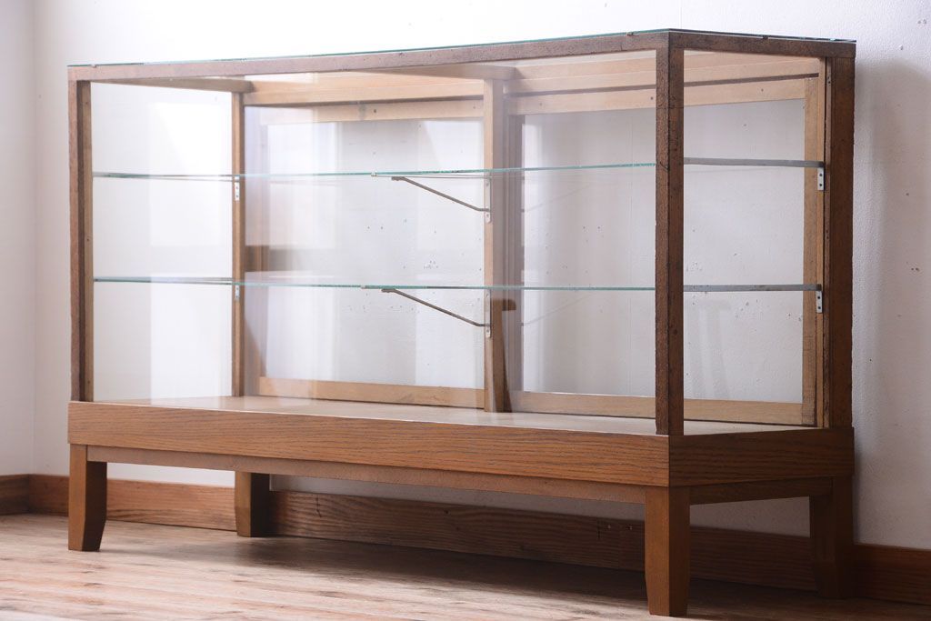 レトロ家具　昭和レトロ　脚付き!古い木製のシンプルなアンティークガラスケース(ショーケース)(1)