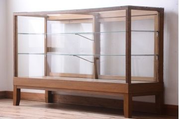 レトロ家具　昭和レトロ　脚付き!古い木製のシンプルなアンティークガラスケース(ショーケース)(1)