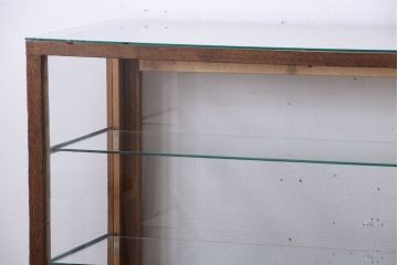 レトロ家具　昭和レトロ　脚付き!古い木製のシンプルなアンティークガラスケース(ショーケース)(1)