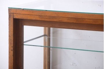 レトロ家具　昭和レトロ　脚付き!古い木製のシンプルなアンティークガラスケース(ショーケース)(1)