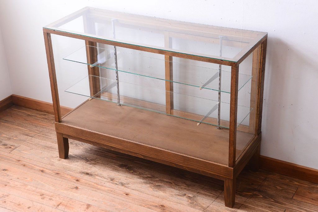 レトロ家具　昭和レトロ　脚付き!古い木製のシンプルなアンティークガラスケース(ショーケース)(2)