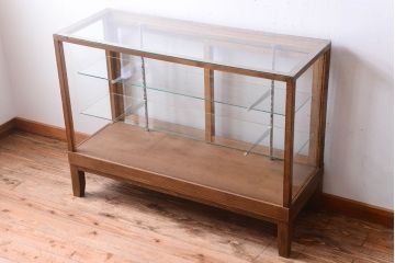 レトロ家具　昭和レトロ　脚付き!古い木製のシンプルなアンティークガラスケース(ショーケース)(2)