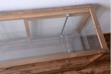 レトロ家具　昭和レトロ　脚付き!古い木製のシンプルなアンティークガラスケース(ショーケース)(2)