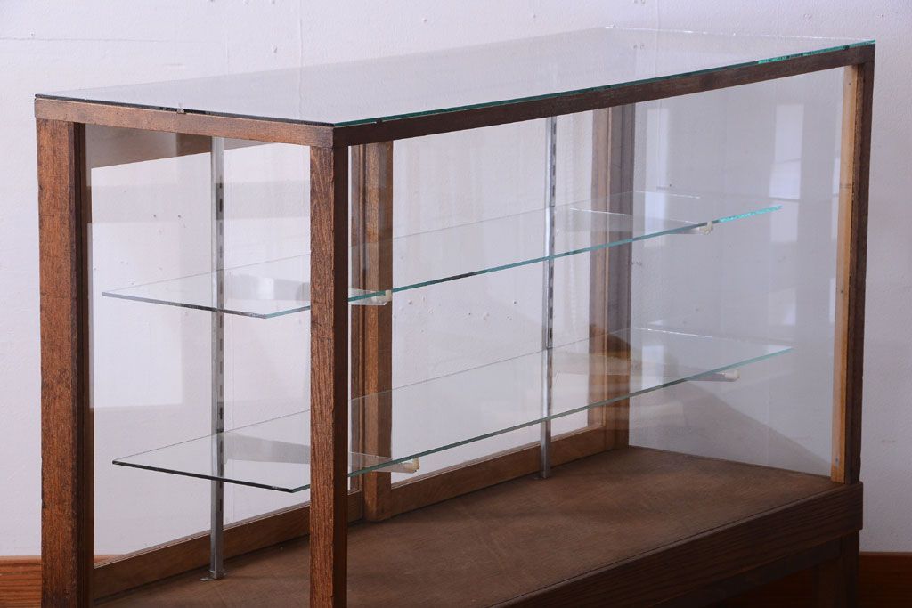 レトロ家具　昭和レトロ　脚付き!古い木製のシンプルなアンティークガラスケース(ショーケース)(2)