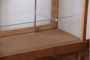 レトロ家具　昭和レトロ　脚付き!古い木製のシンプルなアンティークガラスケース(ショーケース)(2)