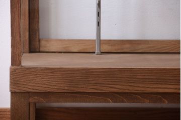 レトロ家具　昭和レトロ　脚付き!古い木製のシンプルなアンティークガラスケース(ショーケース)(2)