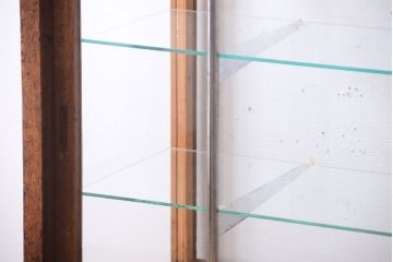 レトロ家具　昭和レトロ　脚付き!古い木製のシンプルなアンティークガラスケース(ショーケース)(2)