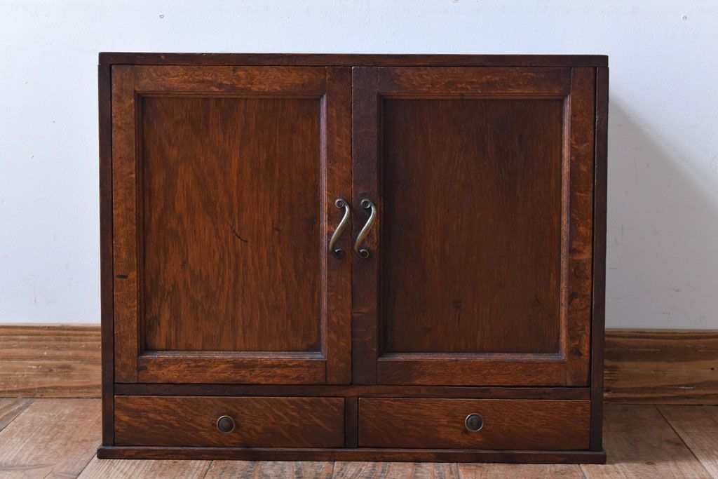 アンティーク家具　和製アンティーク　引き出し2杯付き!ナラ材製の小ぶりな収納棚