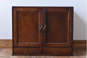 アンティーク家具　和製アンティーク　引き出し2杯付き!ナラ材製の小ぶりな収納棚