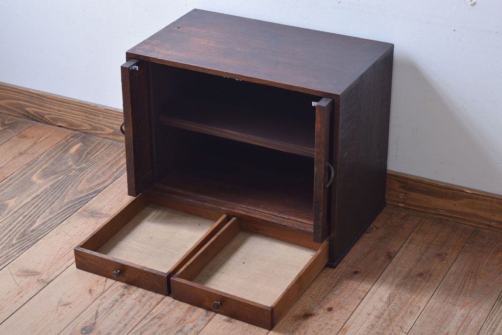 アンティーク家具　和製アンティーク　引き出し2杯付き!ナラ材製の小ぶりな収納棚