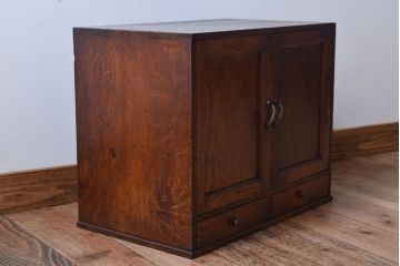 アンティーク家具　和製アンティーク　引き出し2杯付き!ナラ材製の小ぶりな収納棚