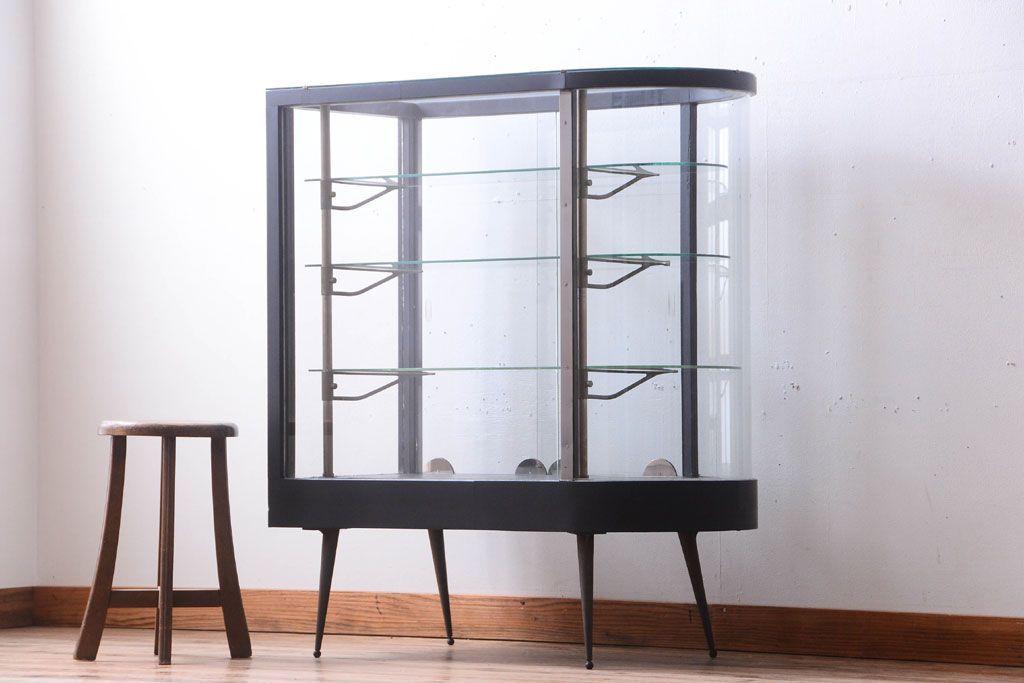 アンティーク家具　アンティーク　鉄脚付き!ペイントRガラスケース(ショーケース)