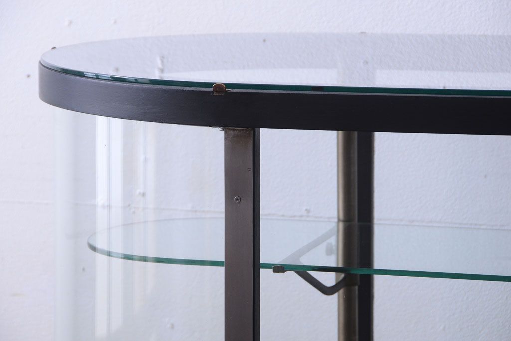 アンティーク家具　アンティーク　鉄脚付き!ペイントRガラスケース(ショーケース)