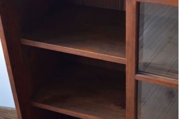 アンティーク家具　和製アンティーク　古い木の引き出し付きガラス戸棚