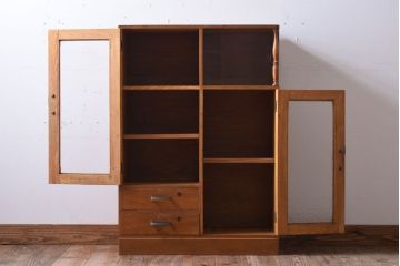 レトロ家具　昭和レトロ　ダイヤガラス入り!古い木製の小ぶりな本箱(ブックケース)