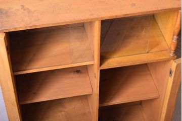 レトロ家具　昭和レトロ　ダイヤガラス入り!古い木製の小ぶりな本箱(ブックケース)