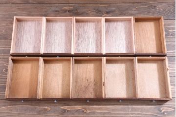 アンティーク家具　和製アンティーク　古い木の20杯小引き出し