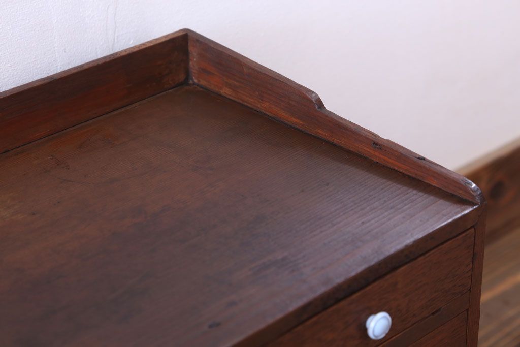 アンティーク家具　和製アンティーク　古い木の20杯小引き出し