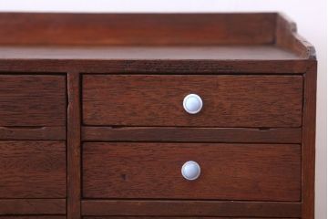 アンティーク家具　和製アンティーク　古い木の20杯小引き出し