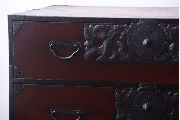 アンティーク家具　古民具・骨董　明治期　前面欅材!美しい漆塗りのアンティーク重ね仙台箪笥