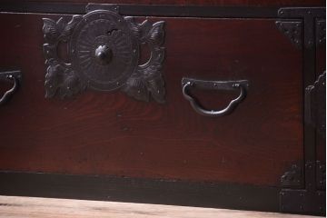アンティーク家具　古民具・骨董　明治期　前面欅材!美しい漆塗りのアンティーク重ね仙台箪笥