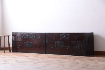 アンティーク家具　古民具・骨董　明治期　前面欅材!美しい漆塗りのアンティーク重ね仙台箪笥