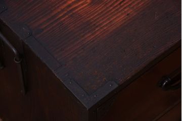 アンティーク家具　古民具・骨董　明治期　前面欅材!美しい漆塗りのアンティーク重ね仙台箪笥