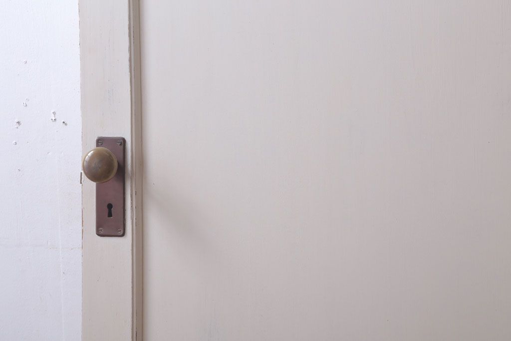 アンティークペイント　ダイヤガラス入り!大きな古いドア